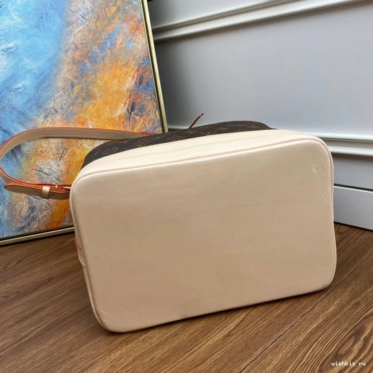 WIS NOÉ VUITTON LOUIS 0109